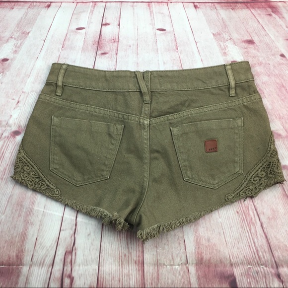 ➡️ROXY Lace Trim Button Fly Short Size 24 - Picture 2 of 9